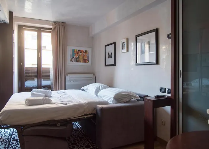 Youhosty - Duomo Studio Apartment