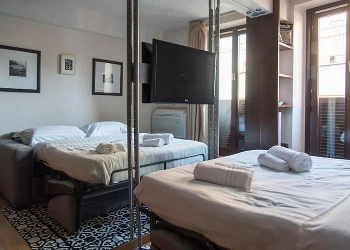 Youhosty - Duomo Studio Apartment